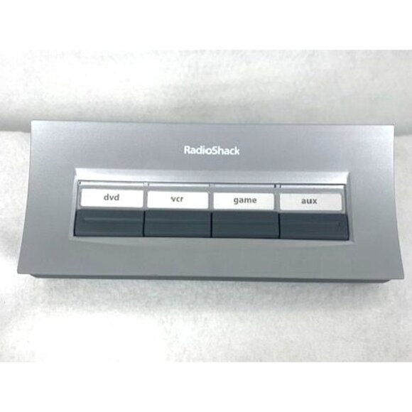 RadioShack 4-In/1-Out Audio/Video Selector Switch with RCA & S-Video Inputs Mode - Picture 8 of 10